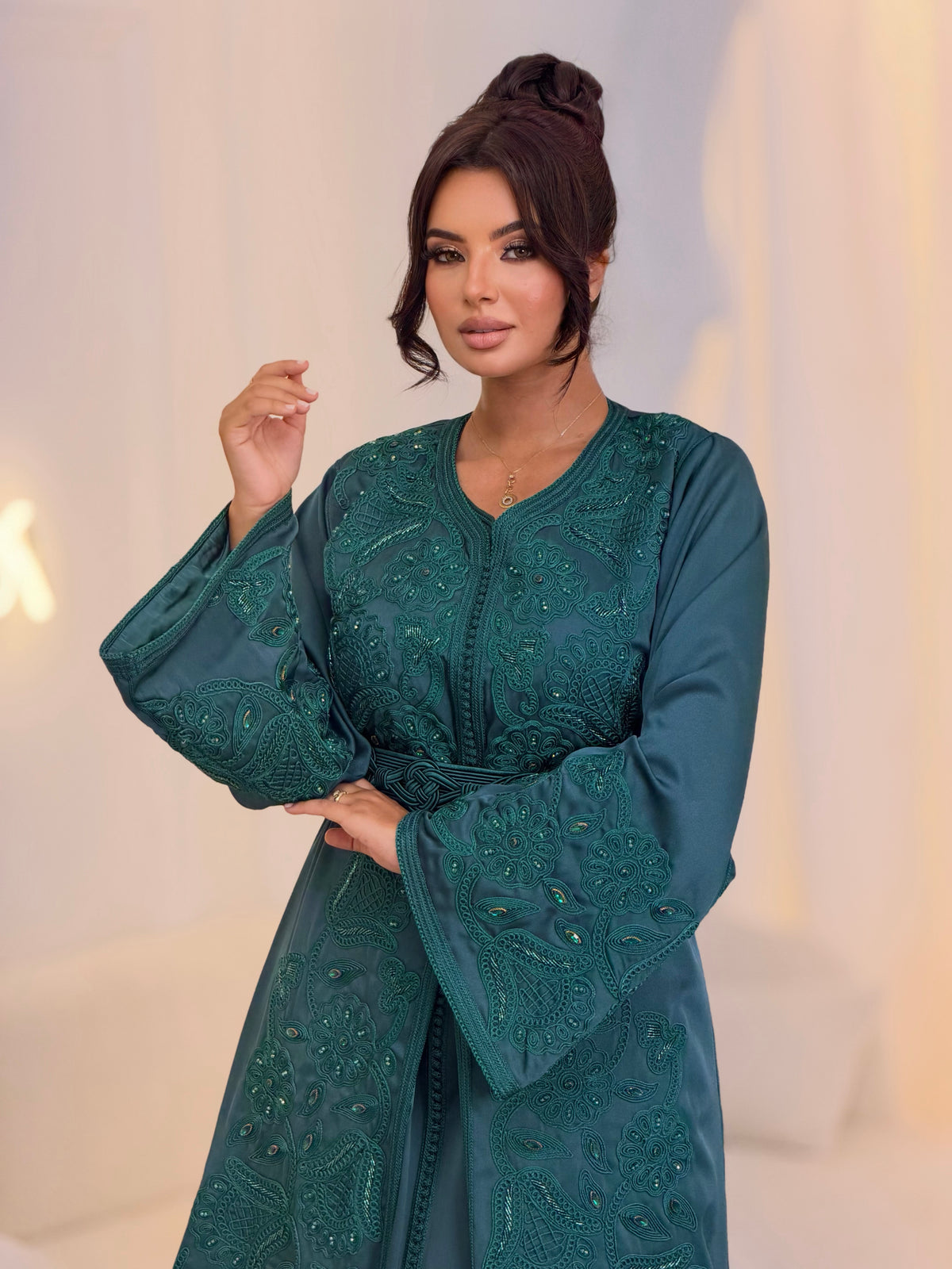 Elegant Lamis Lebsa