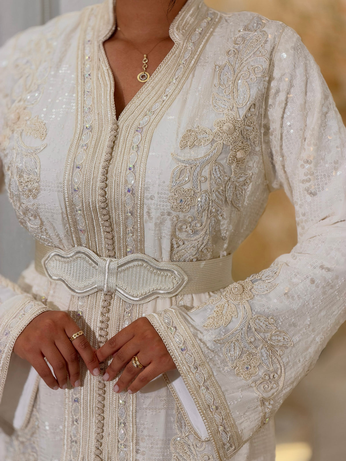 Elegant Layan Lebsa