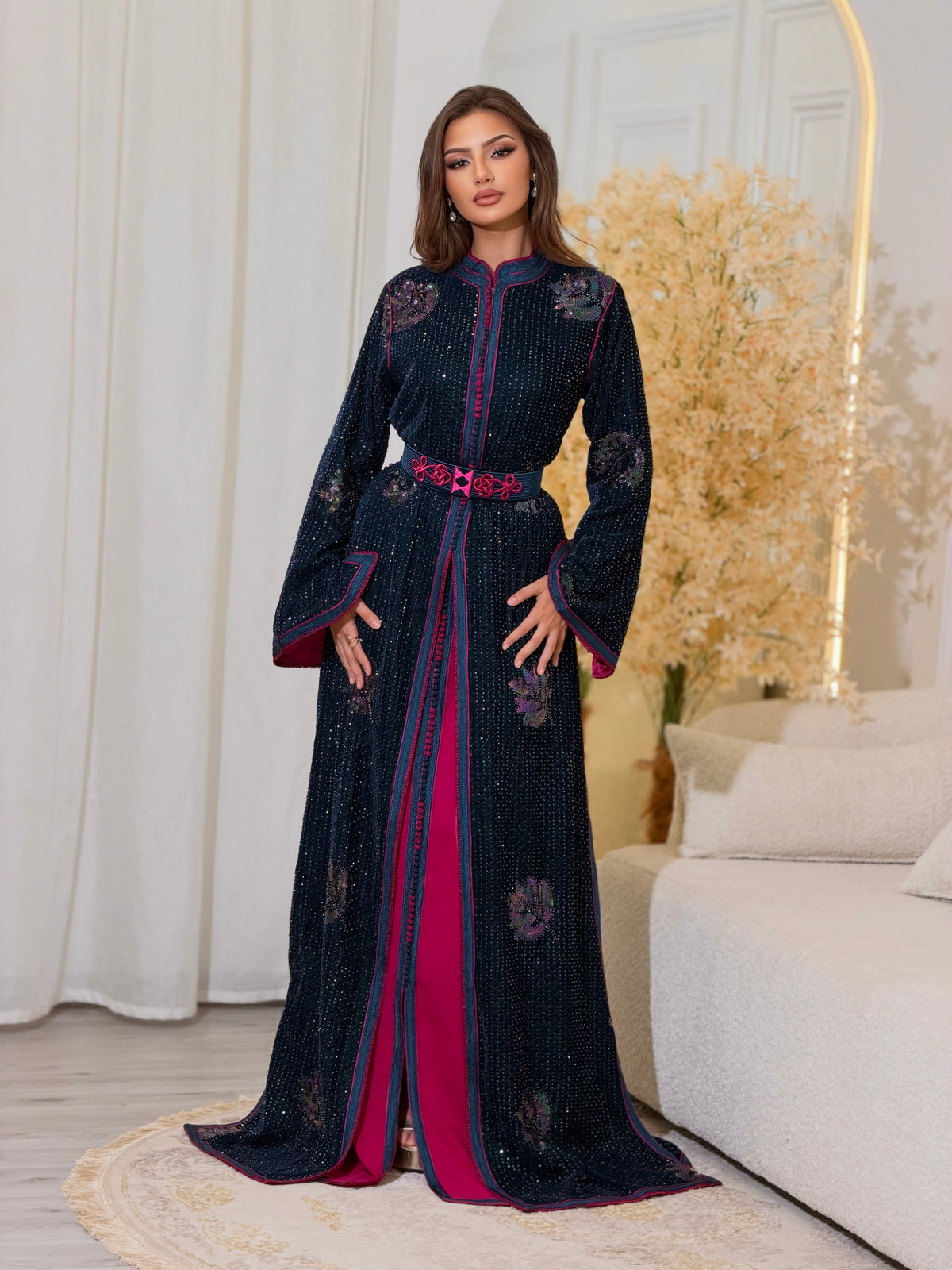 Elegant Lina Lebsa