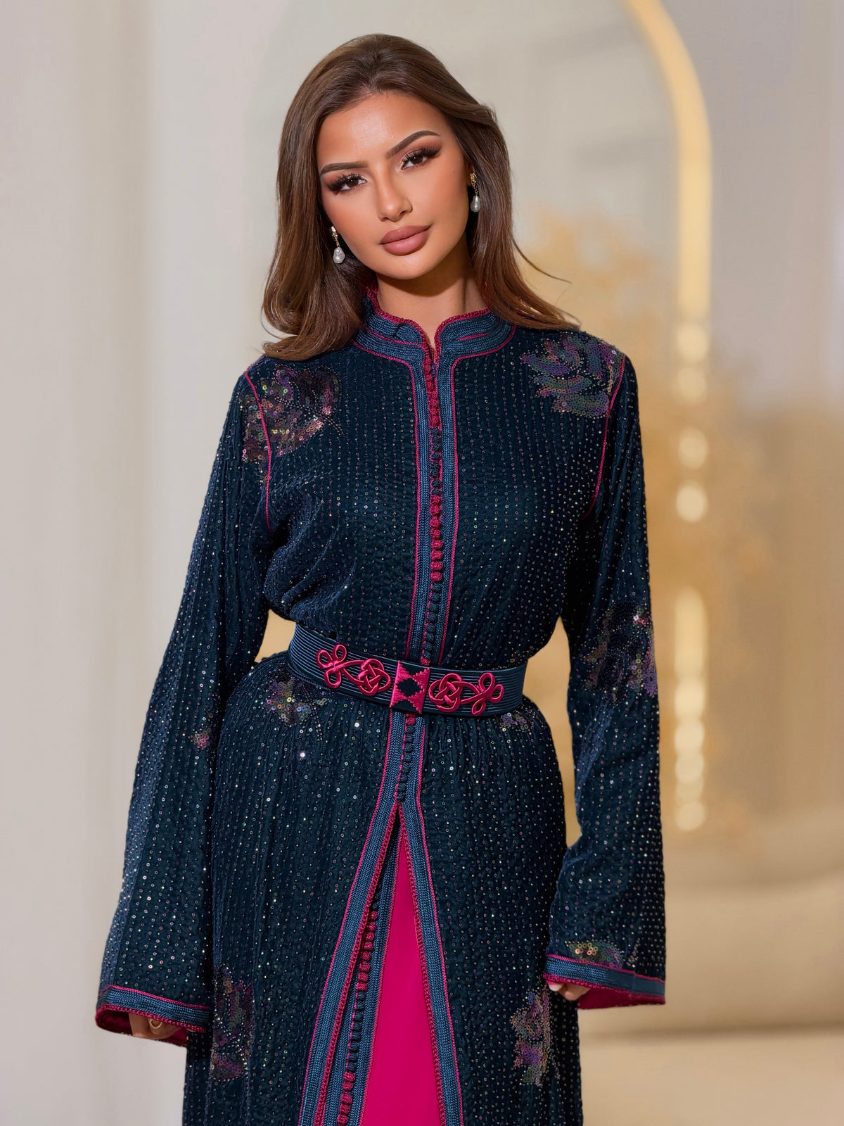 Elegant Lina Lebsa