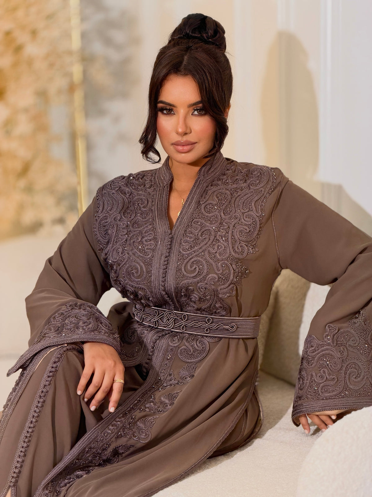 Elegant Nyla Lebsa