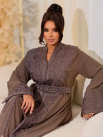 Elegant Nyla Lebsa