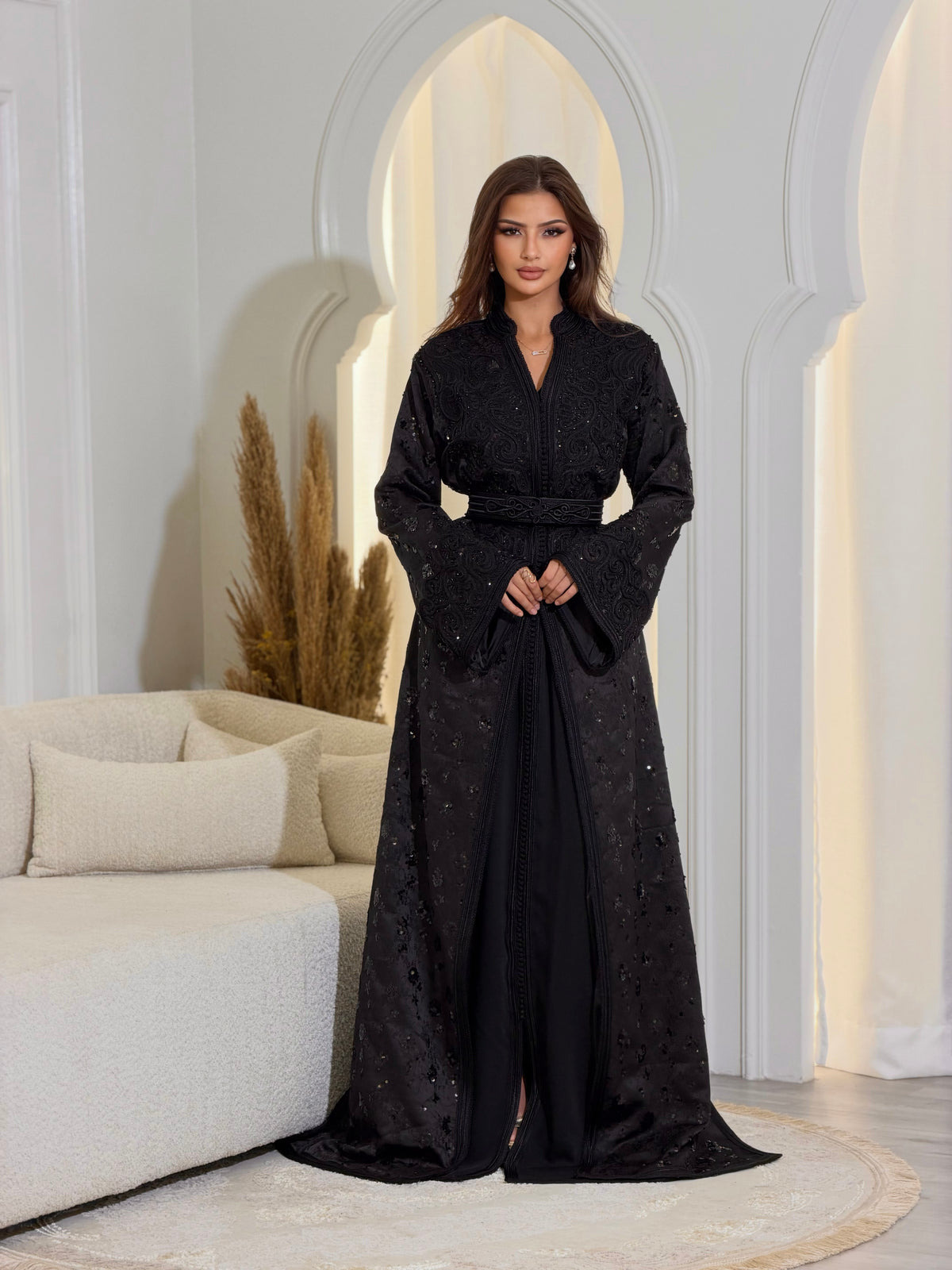 Elegant Alara Lebsa
