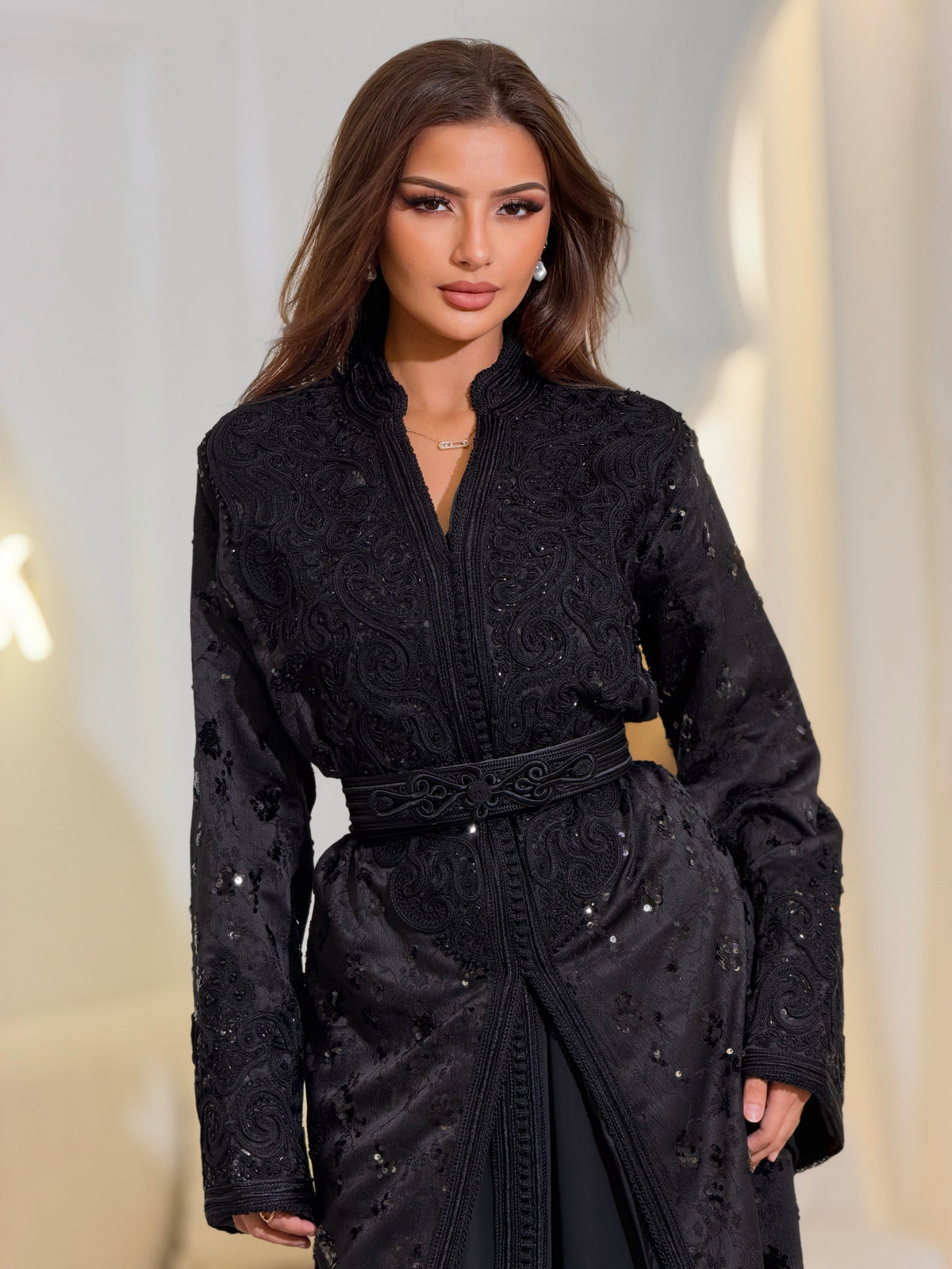 Elegant Alara Lebsa