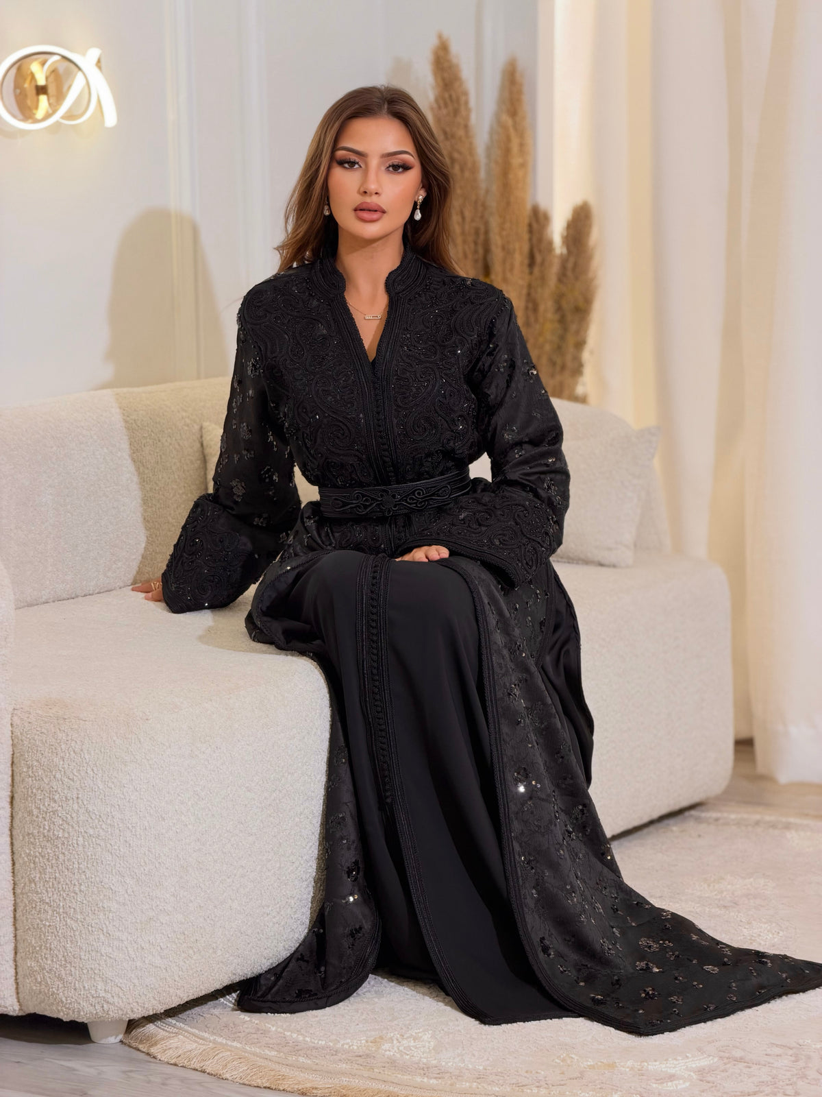 Elegant Alara Lebsa