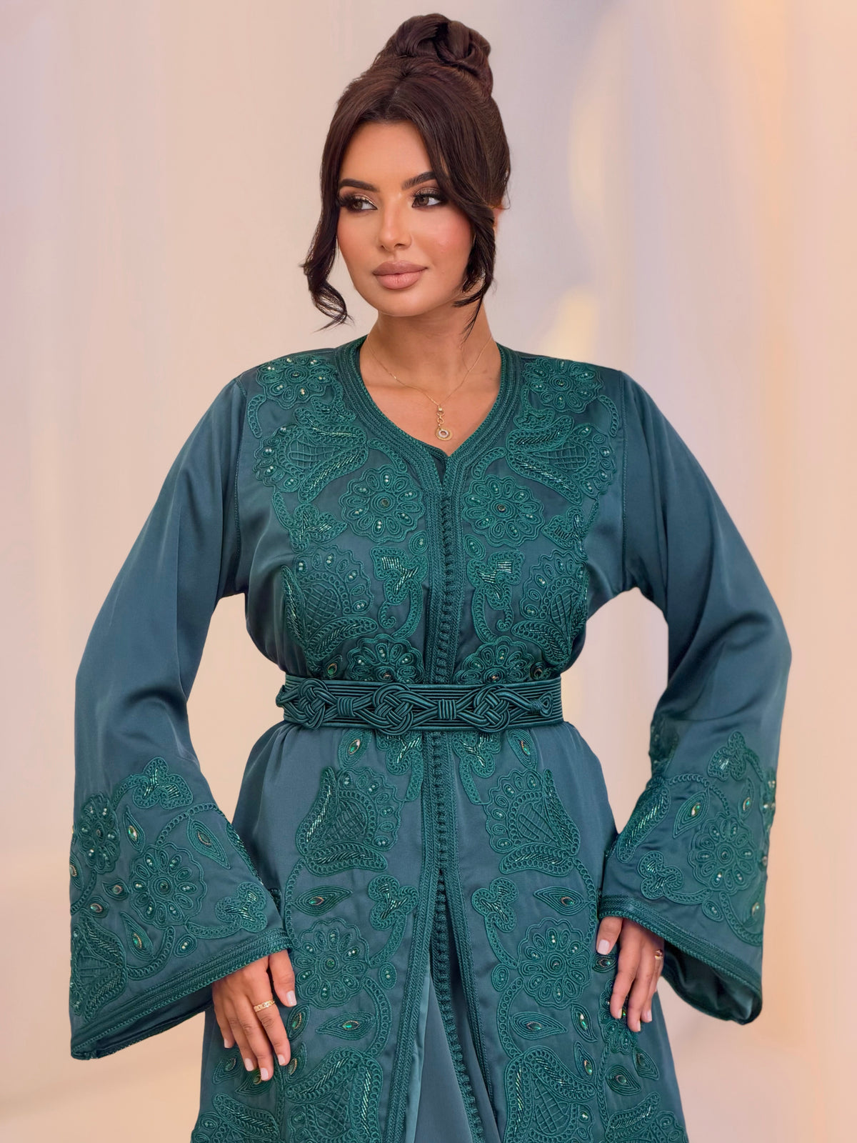 Elegant Lamis Lebsa