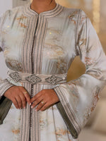 Elegant Lara Lebsa