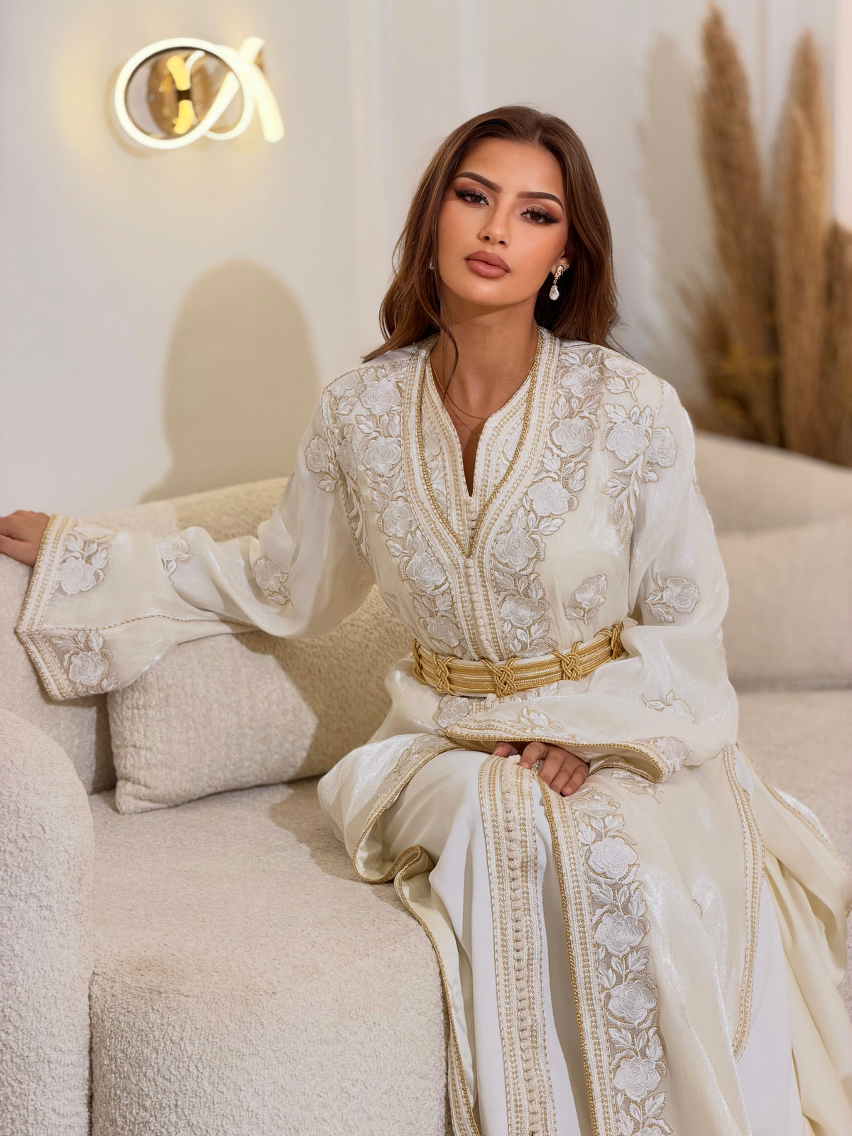 Elegant Leyla Lebsa
