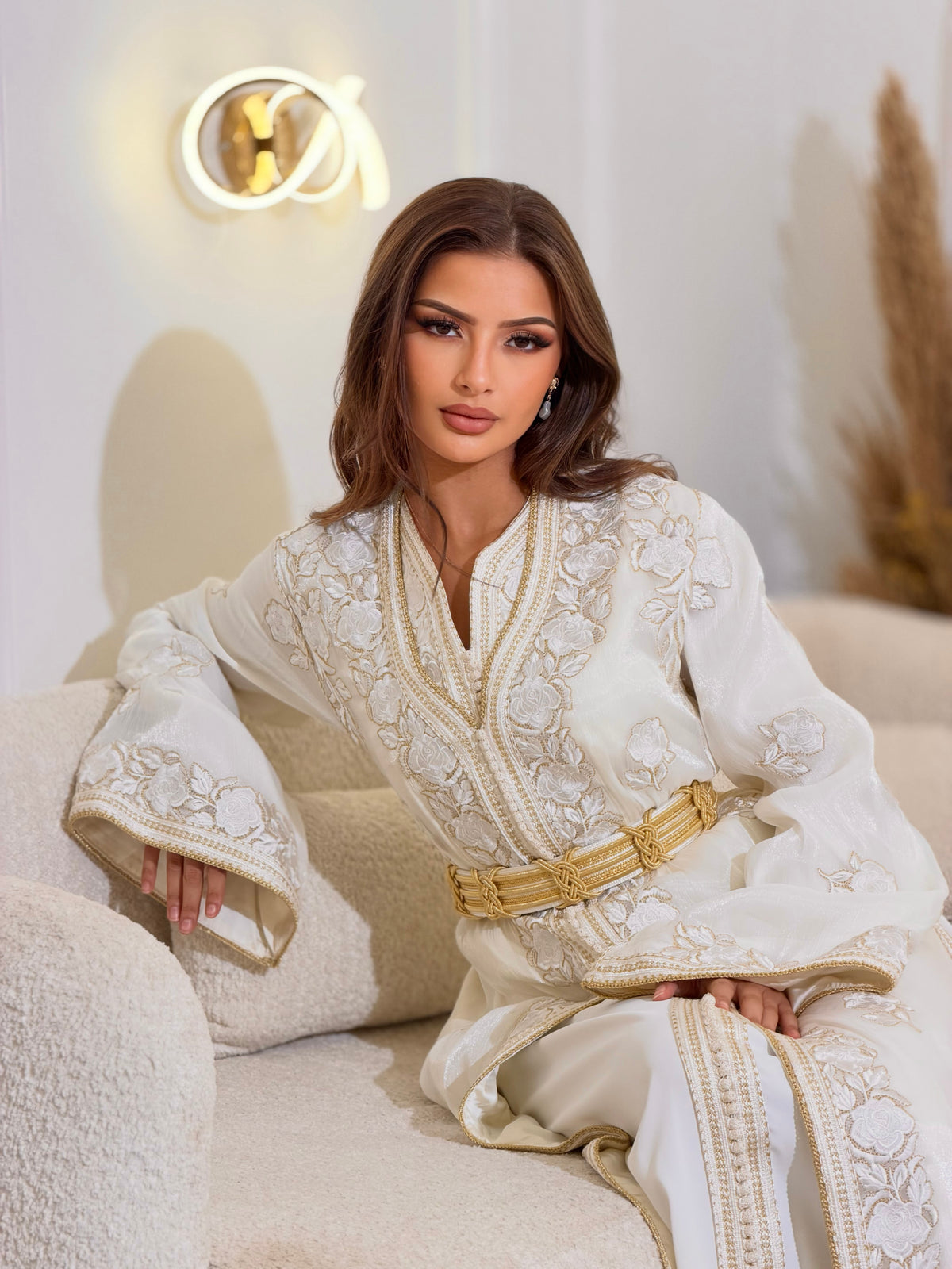 Elegant Leyla Lebsa