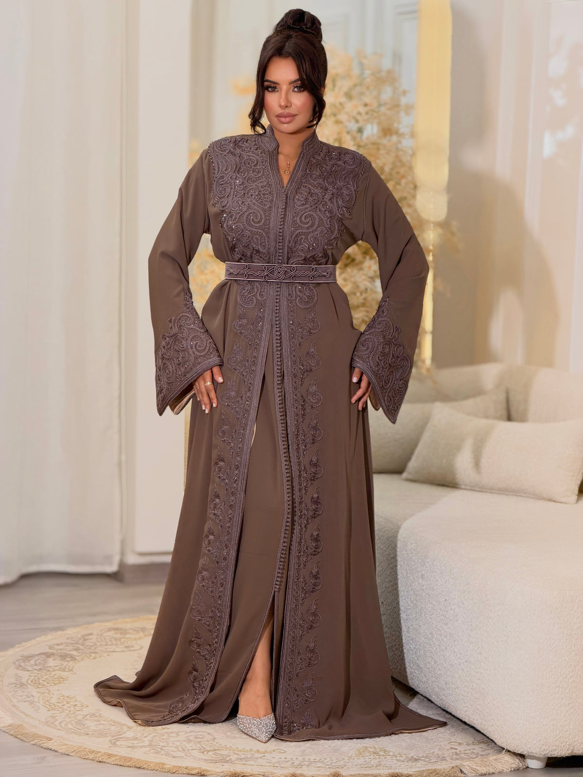 Elegant Nyla Lebsa