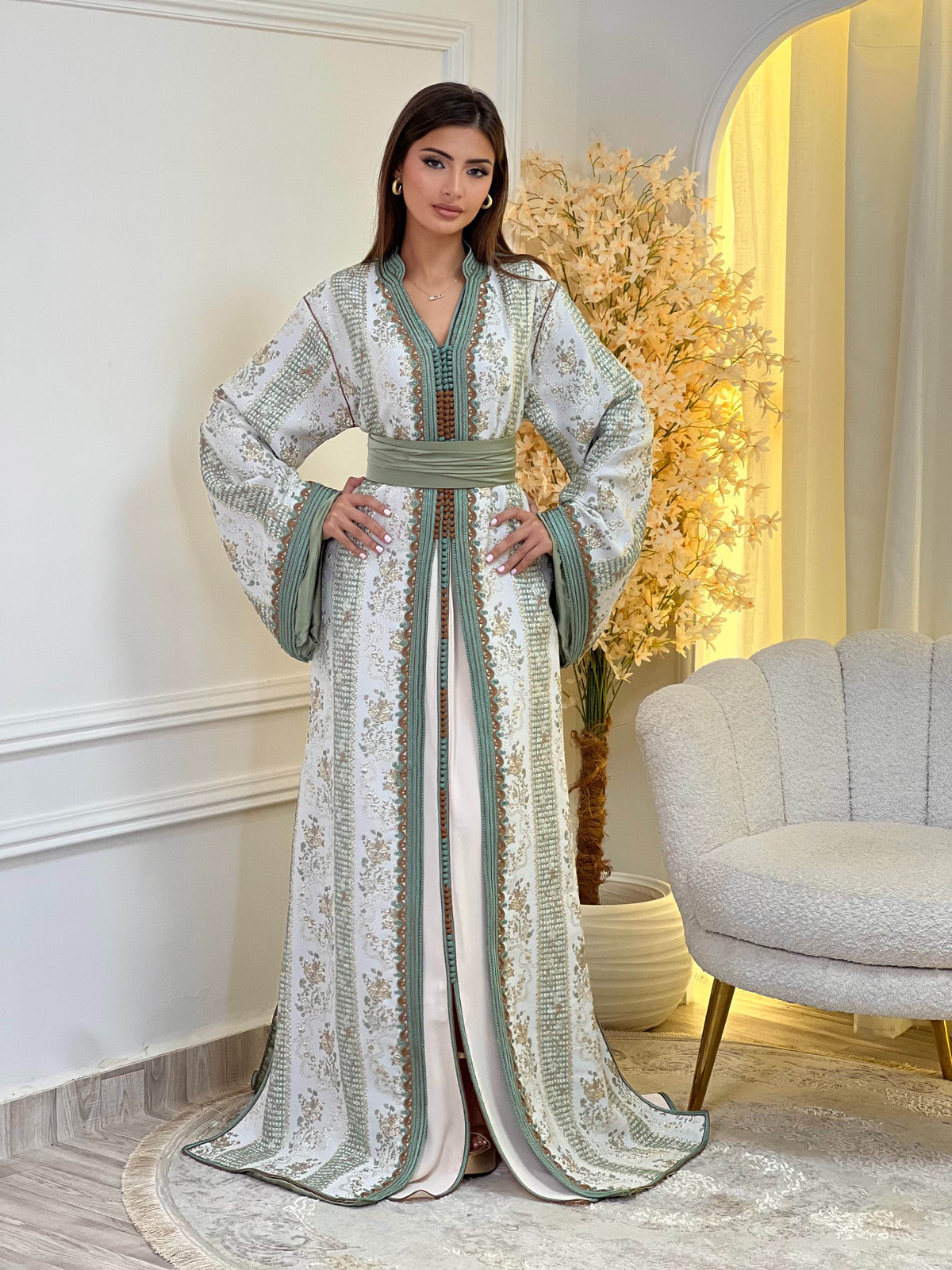 Elegant Zaina Lebsa