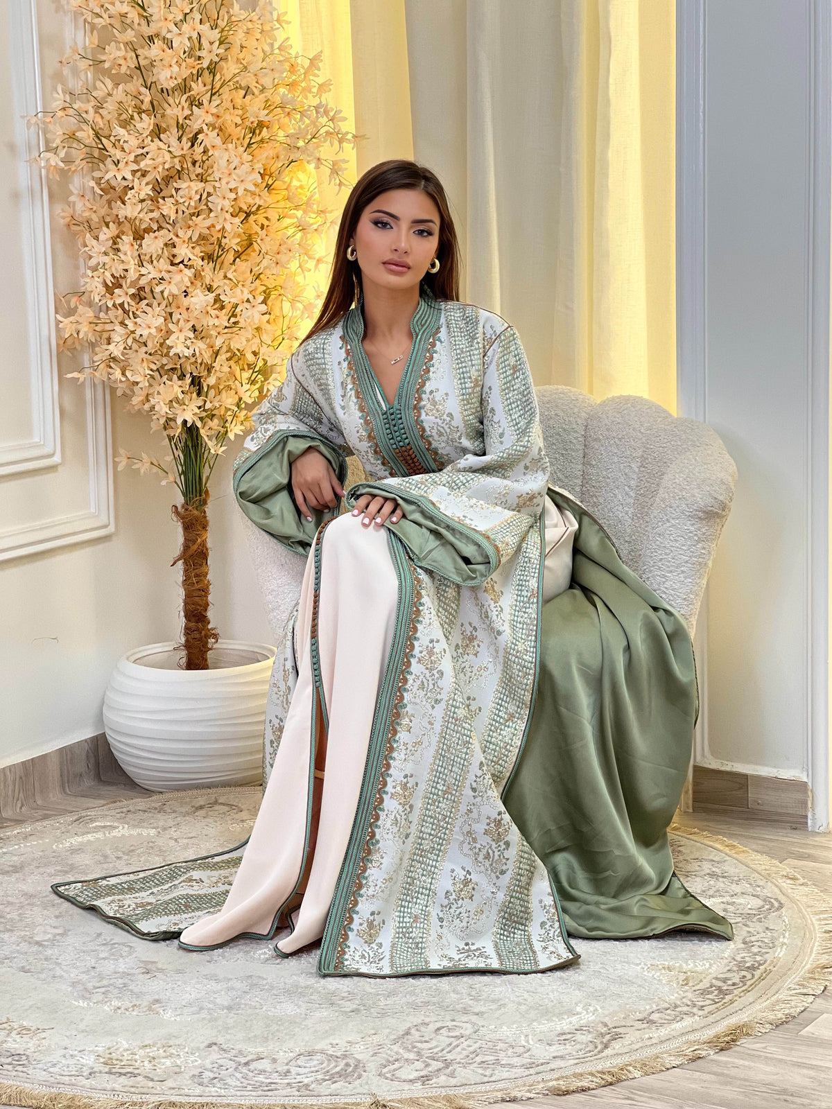 Elegant Zaina Lebsa